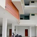 Oyo 93190 Sartika Gh Syariah