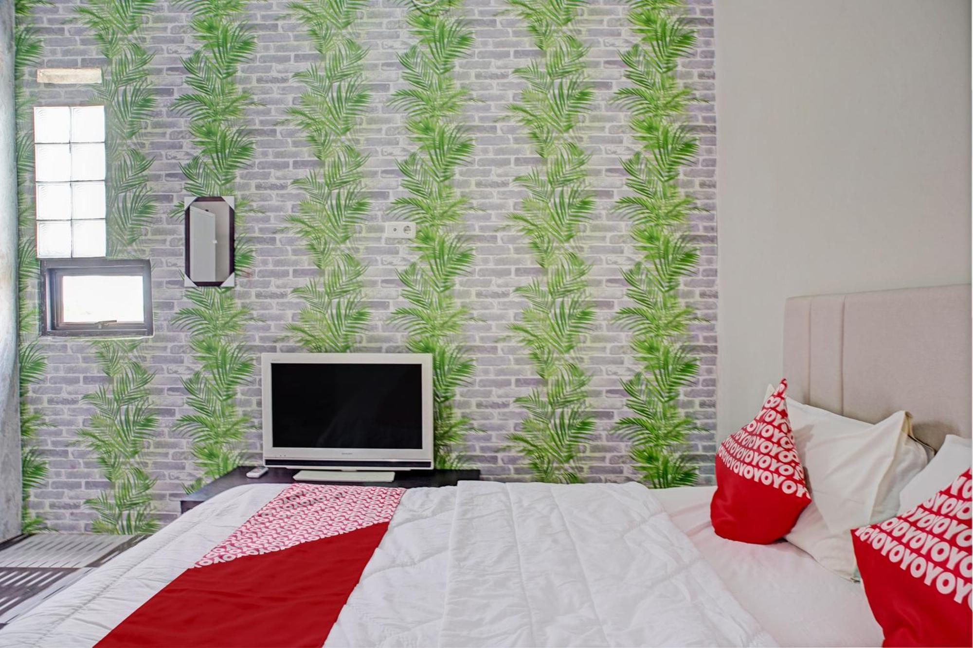 Hotel Oyo 93190 Sartika Gh Syariah 2*