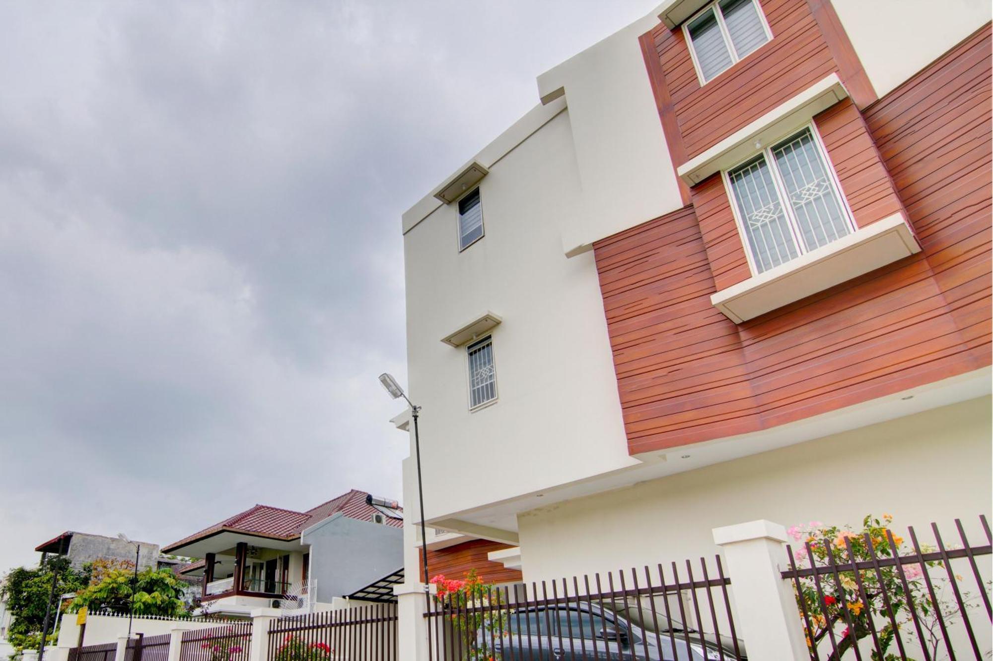 Oyo 93190 Sartika Gh Syariah
