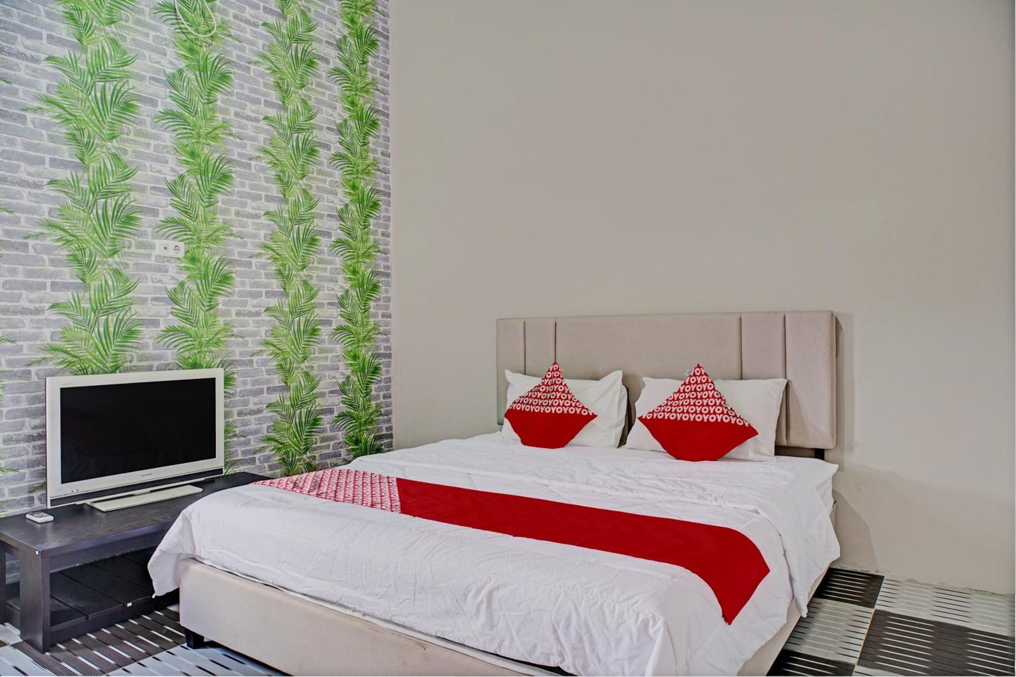 Oyo 93190 Sartika Gh Syariah Hotel 2*